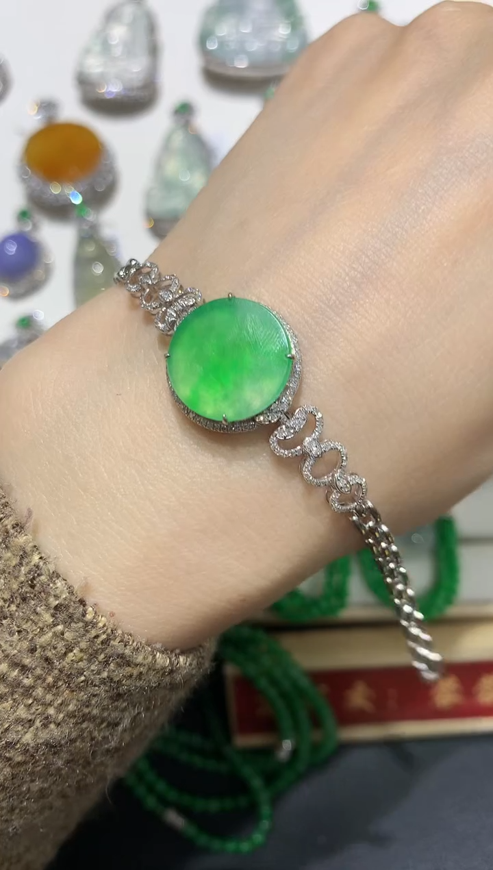 【闪购商品】翡翠吊坠(赠链)18K金镶嵌团购2