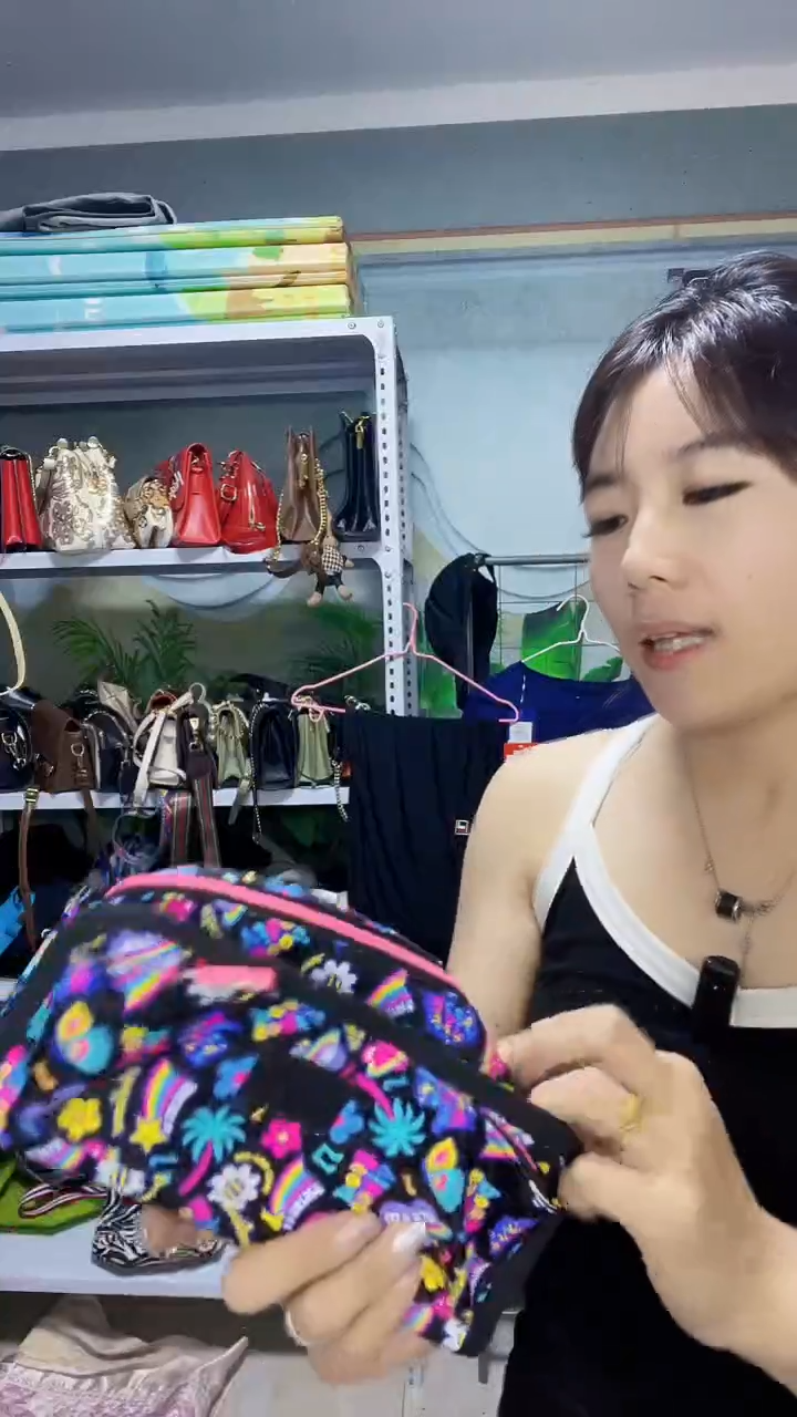 默认微瑕微脏，介意勿拍。编码：