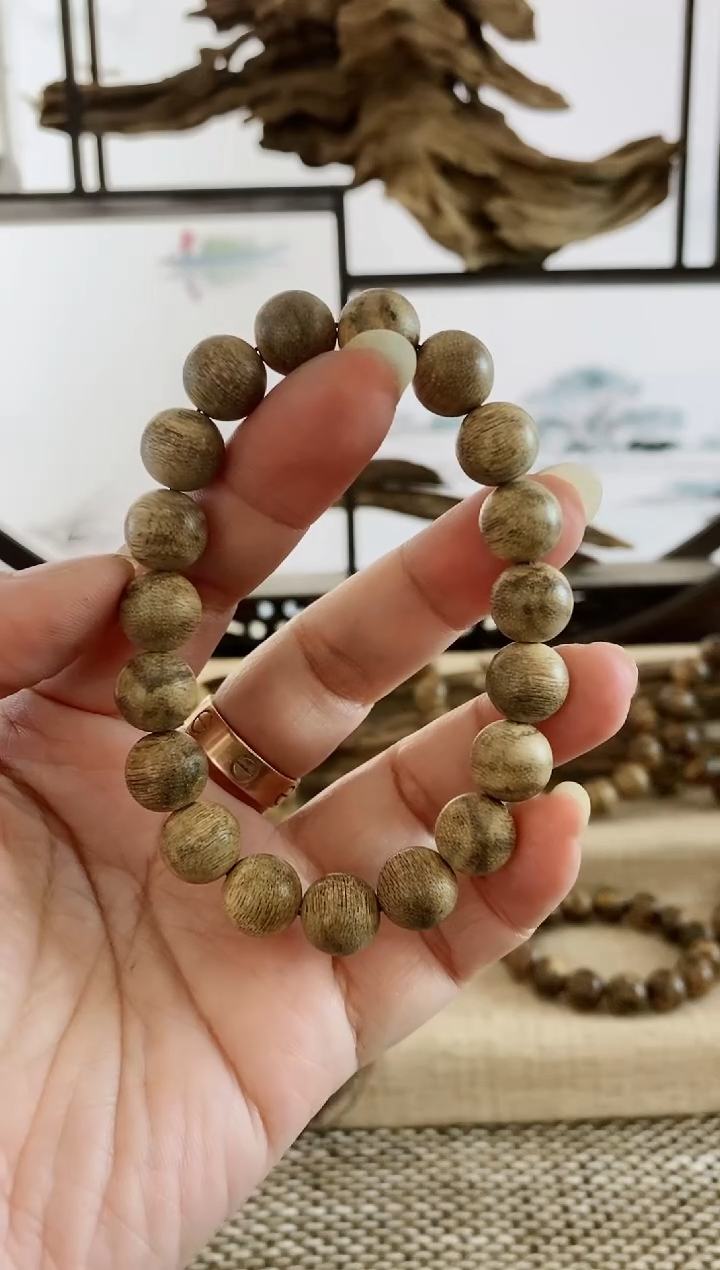 沉香手串阿*正区菩萨棋倒架老料11MM单圈