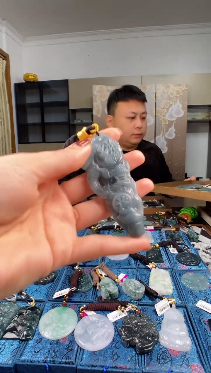 颈饰未镶嵌翡翠多样性发其一