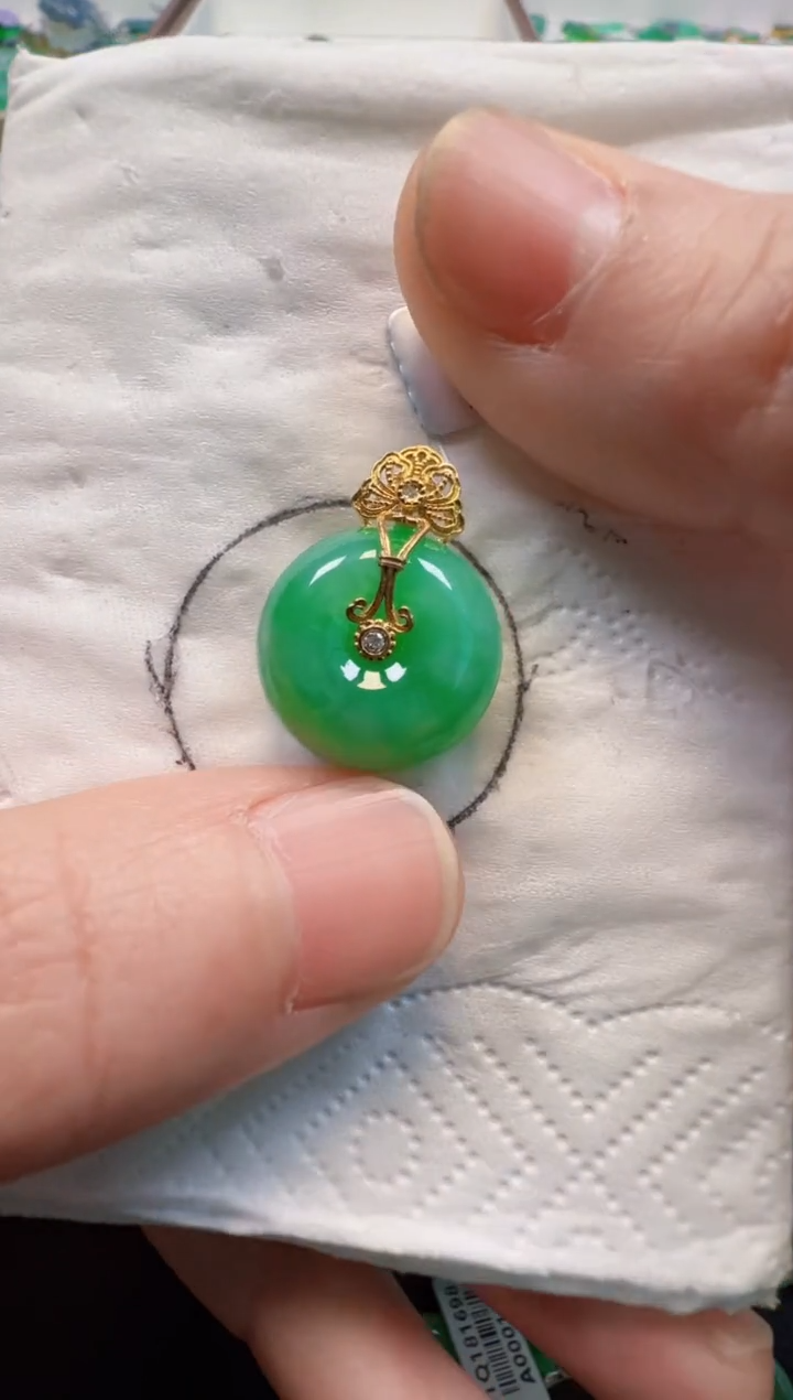 【闪购商品】翡翠吊坠(不含链)18K金镶嵌1880