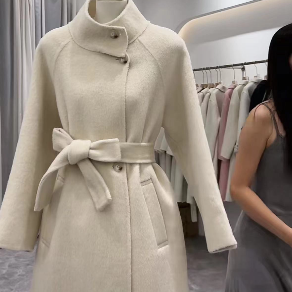 【苏兰文】新品大衣-63017-黑米-DY