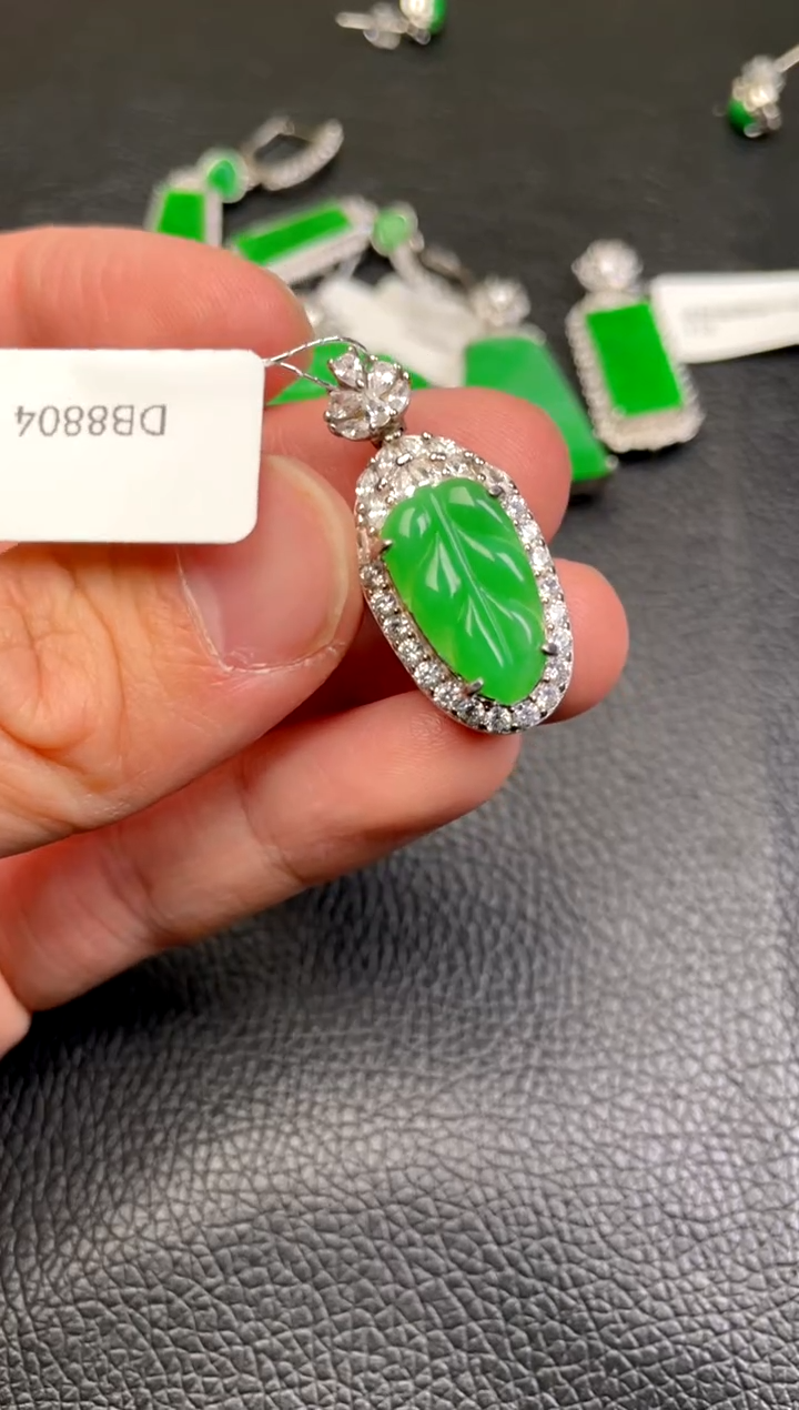 【闪购商品】翡翠吊坠(不含链)银S925镶嵌吊坠