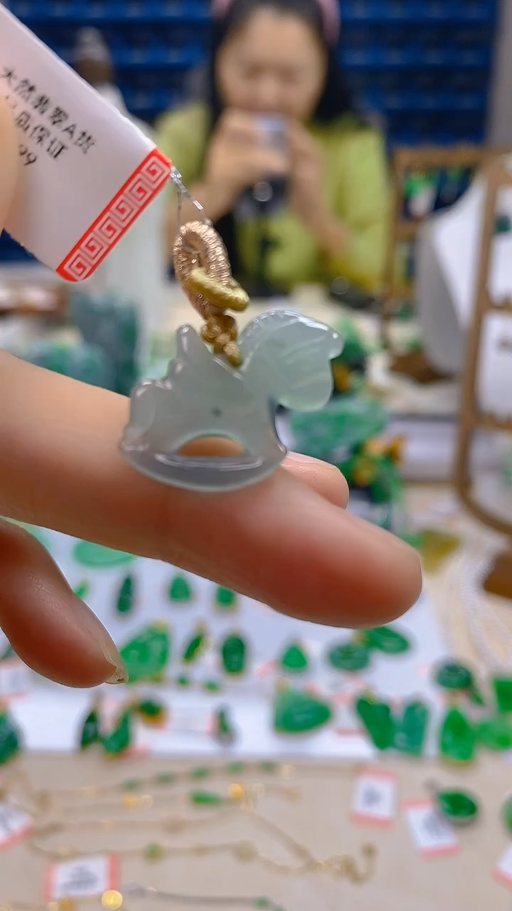 颈饰未镶嵌翡翠新号开播 全场乱卖