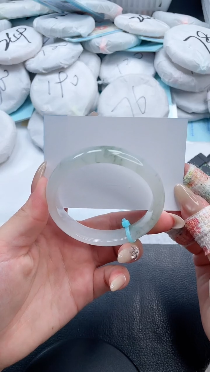 【闪购商品】石英质玉手镯未镶嵌3-V142-59