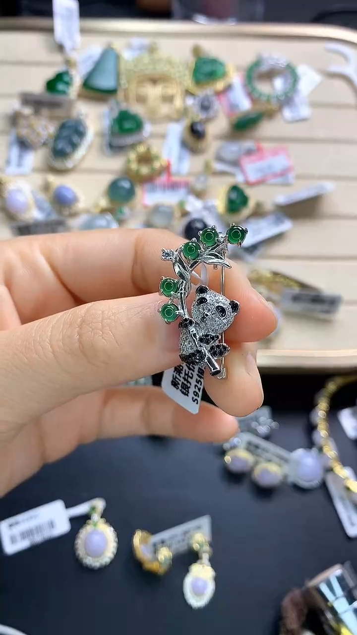 翡翠银S925镶嵌颈饰翡翠 银S925镶嵌 颈饰