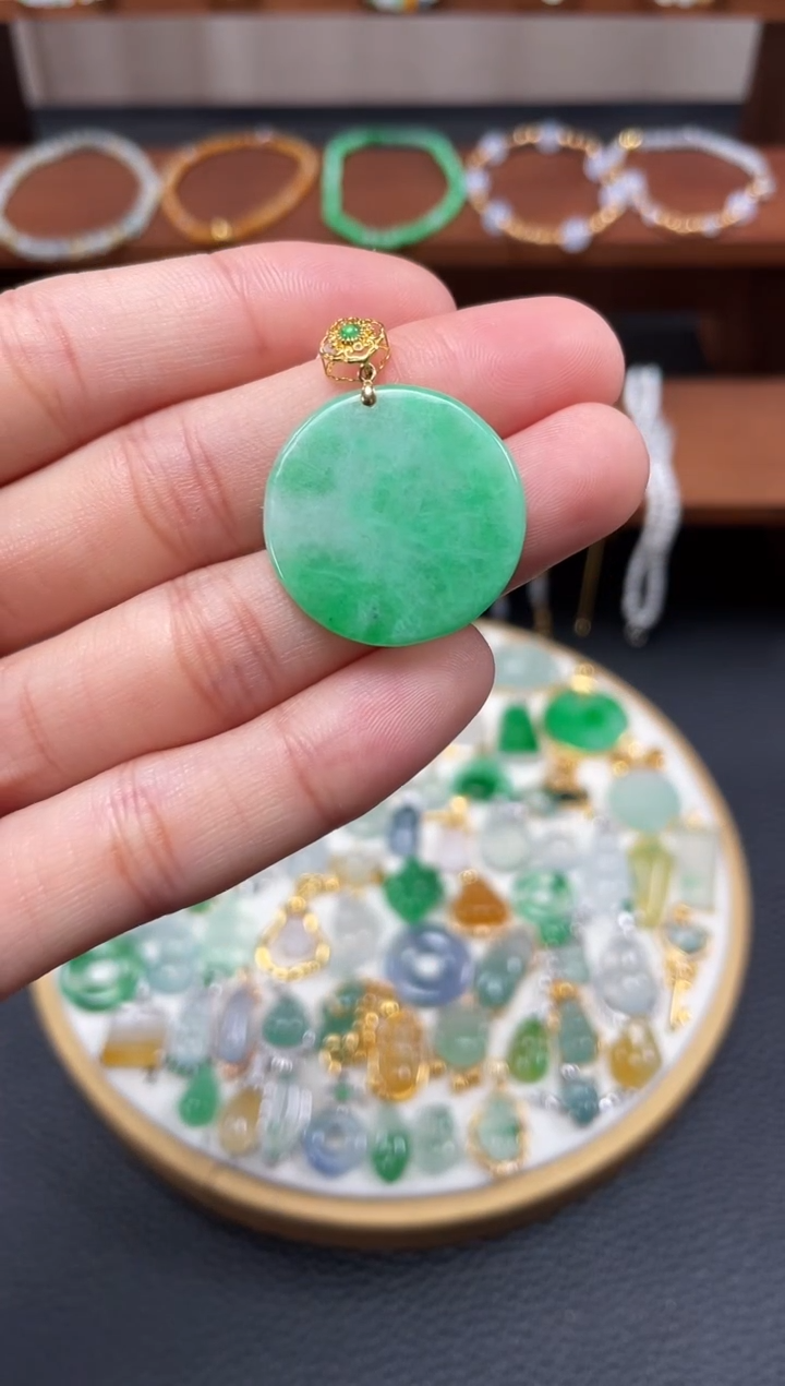 【闪购商品】翡翠吊坠(不含链)18K金镶嵌一个  JK153