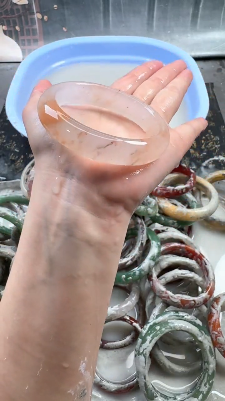 【闪购商品】石英质玉手镯未镶嵌35