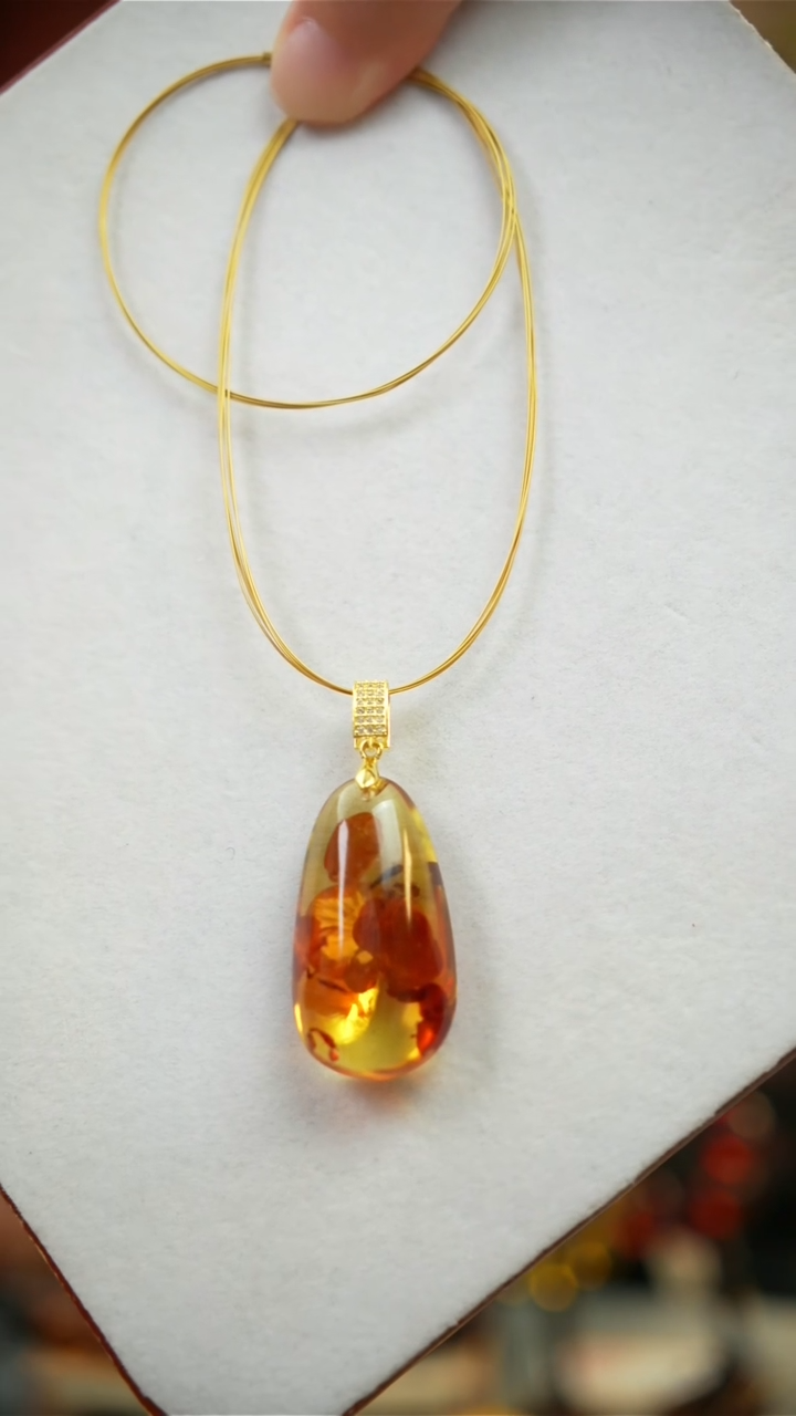 未镶嵌颈饰琥珀（花珀）花珀水滴吊坠9克