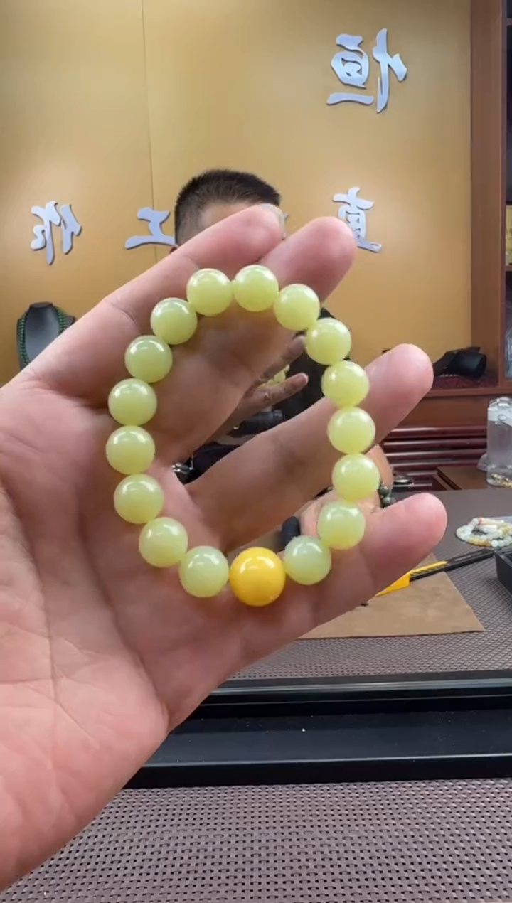 颈饰未镶嵌和田玉手串10mm