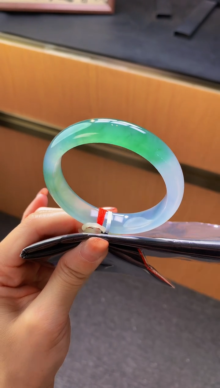 未镶嵌手镯翡翠- C39圈口 53.4全款72万 定金2万