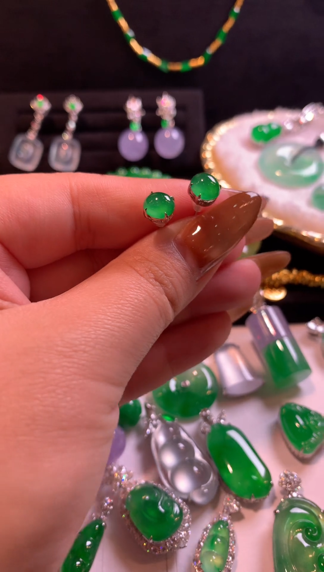 18K金镶嵌翡翠耳饰蛋面耳钉