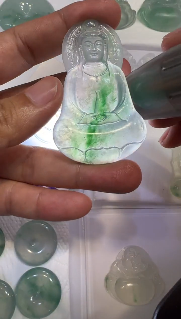 定制翡翠未镶嵌观音