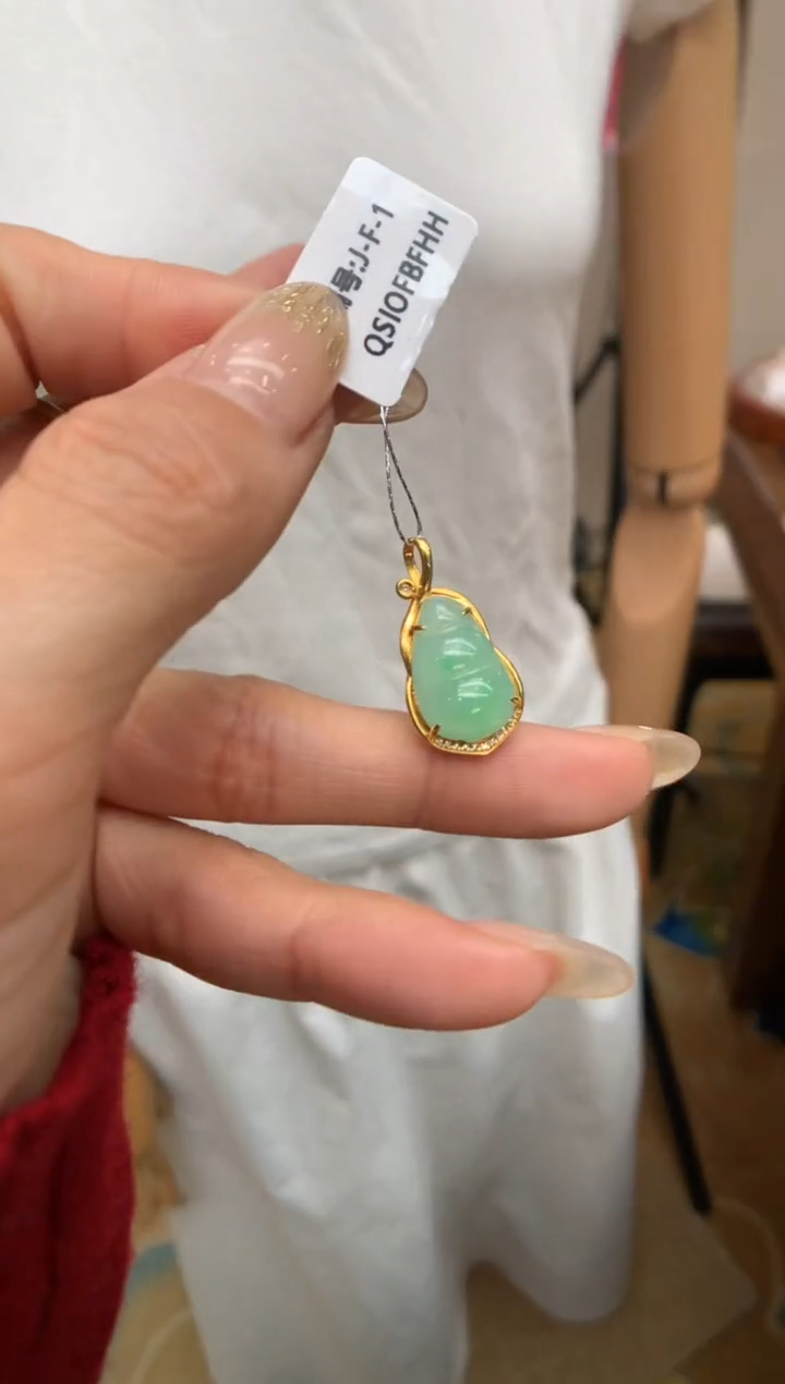 【闪购商品】翡翠颈饰18K金镶嵌葫芦