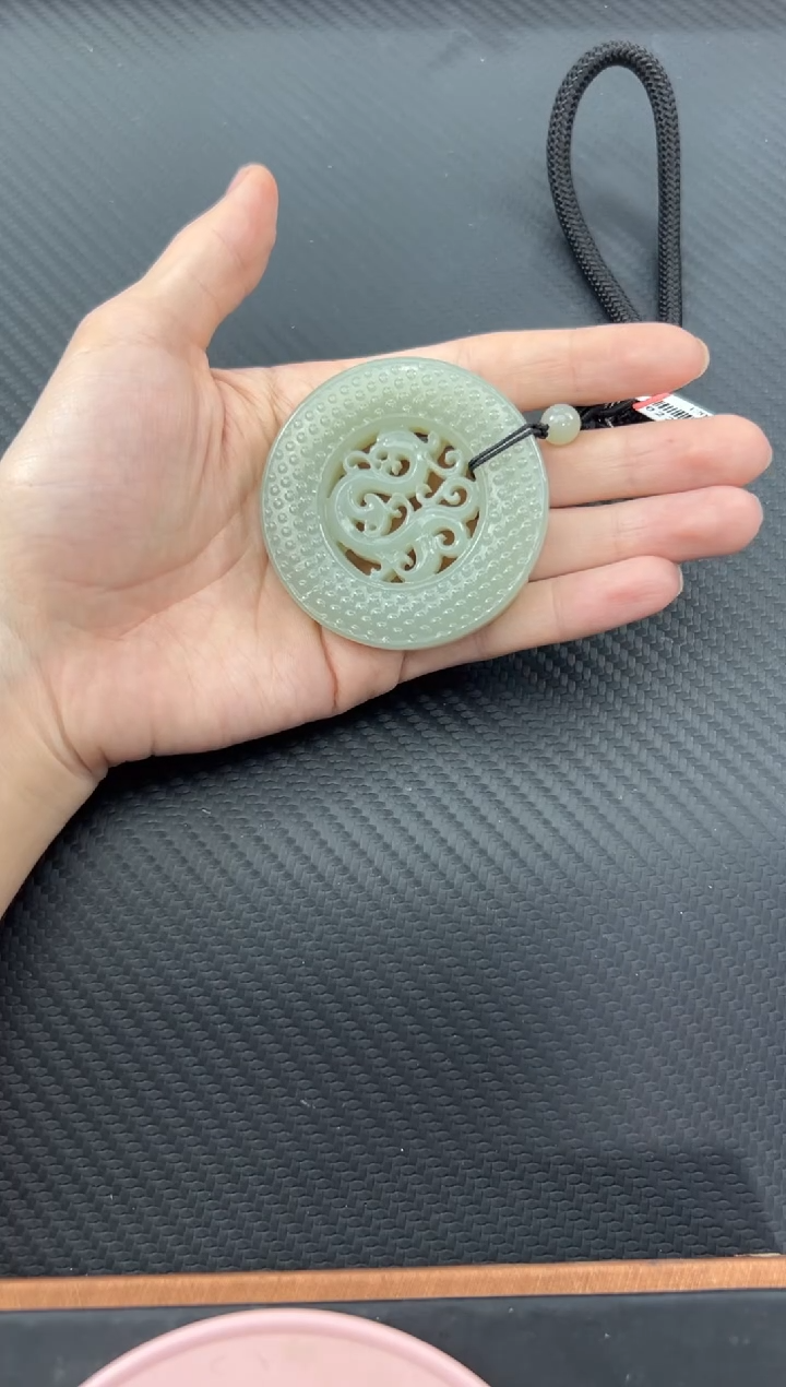 【闪购商品】和田玉把件未镶嵌且末微色差近矿把件