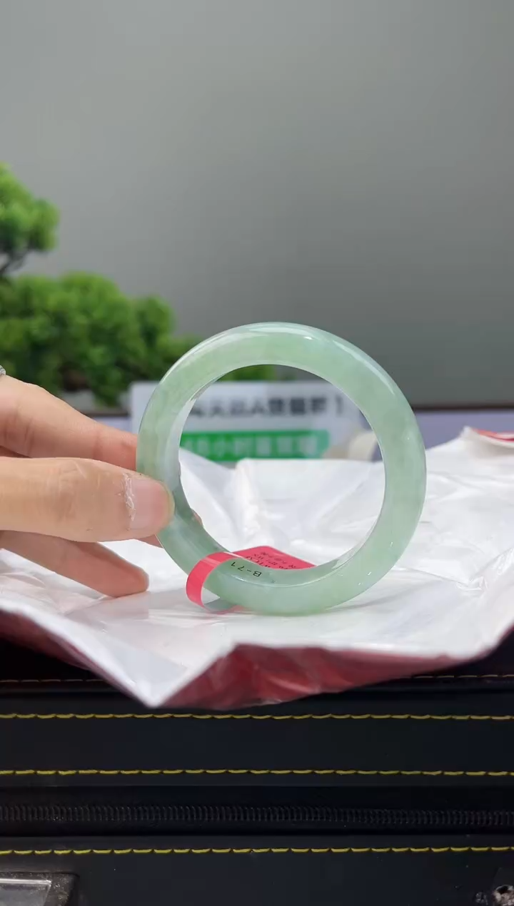 【闪购商品】翡翠手镯未镶嵌手镯12