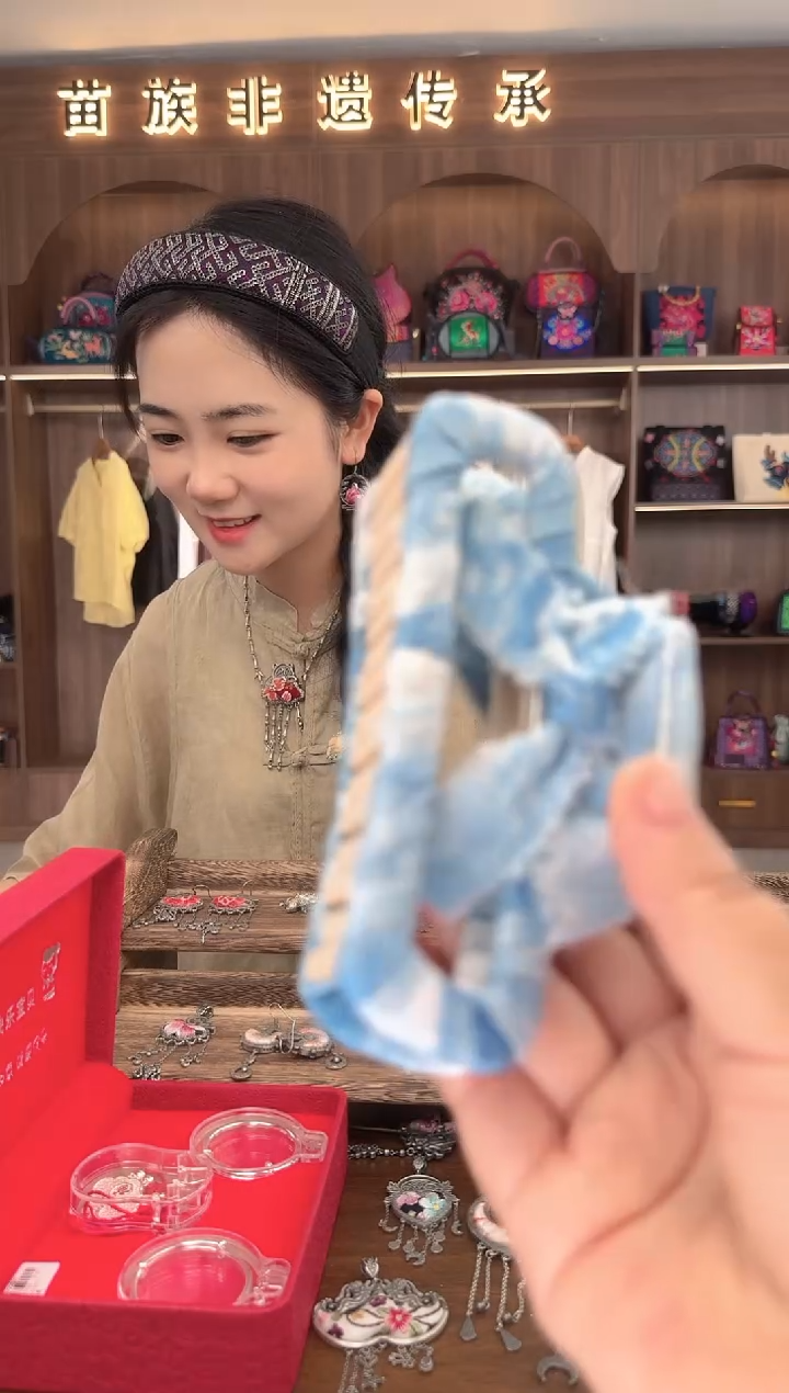 织绣扶光苗绣传承L,20