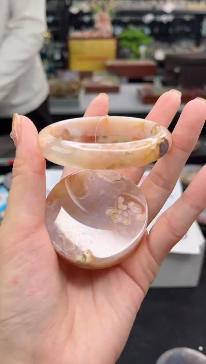 【闪购商品】石英质玉手镯未镶嵌55圈口（赠品镯心）1507399