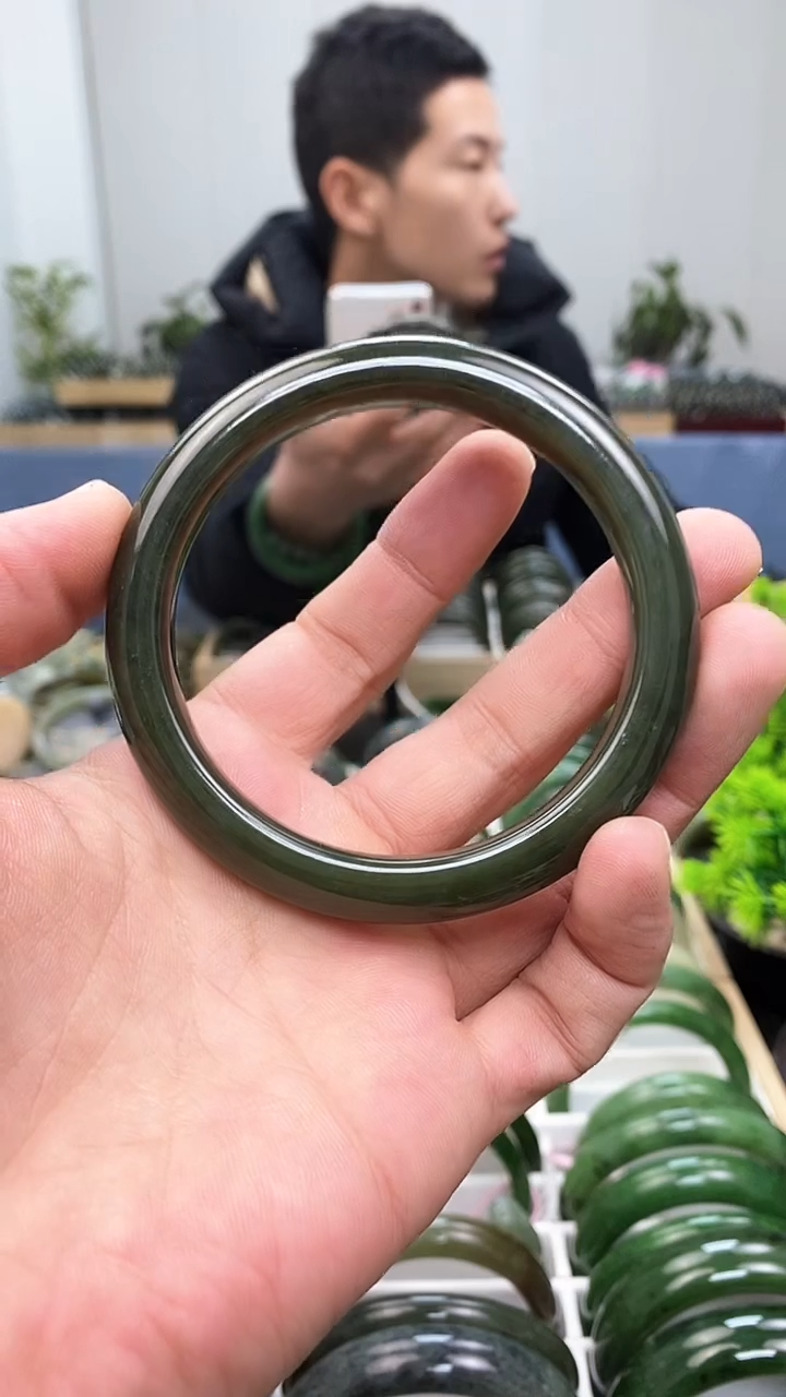 【闪购商品】和田玉手镯未镶嵌64.7