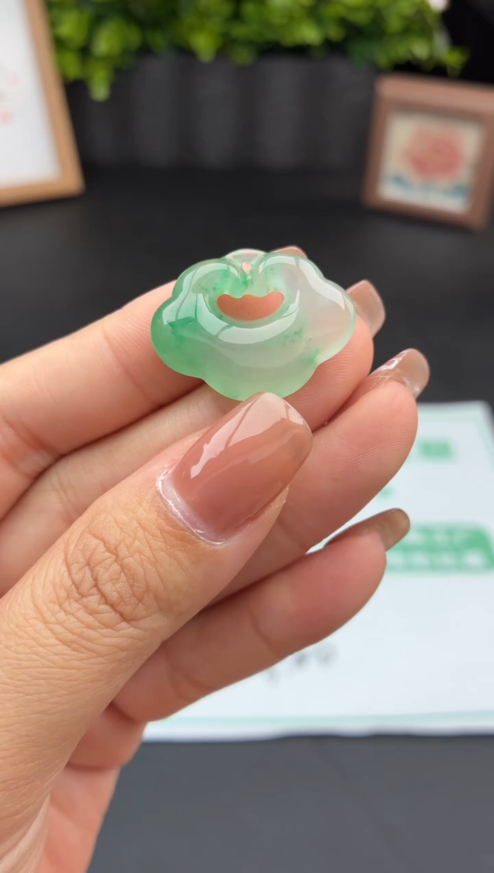 石英质玉未镶嵌颈饰非洲翠吊坠