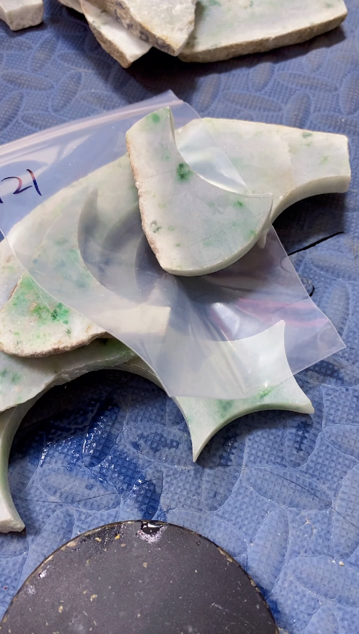 翡翠挂件未镶嵌1***小天然翡翠121