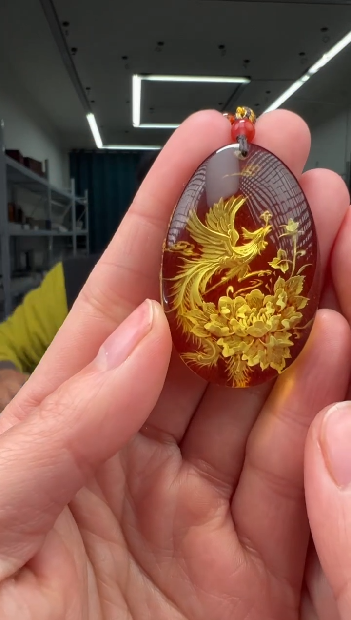 琥珀颈饰未镶嵌凤凰