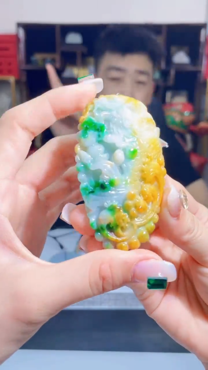 【闪购商品】翡翠吊坠(不含链)未镶嵌A12