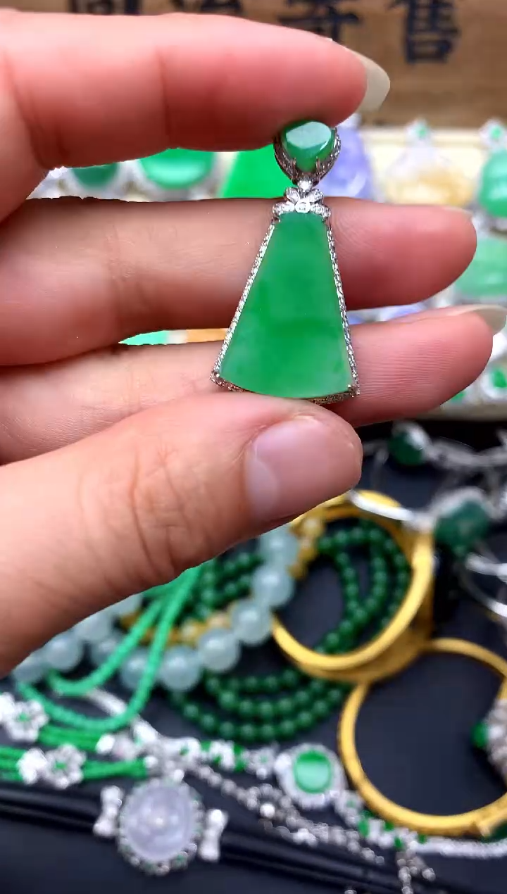 【闪购商品】翡翠颈饰18K金镶嵌363-中国好珍宝