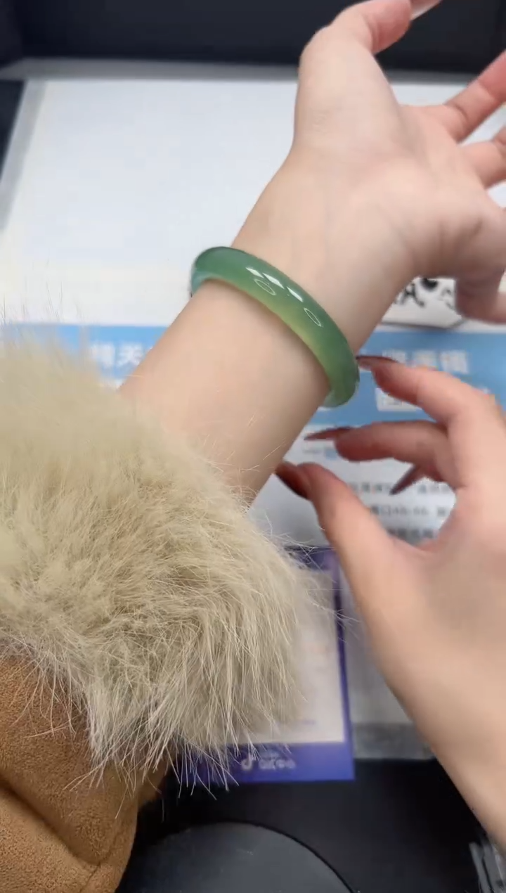 【闪购商品】玛瑙/玉髓手镯未镶嵌429/晴水55.7