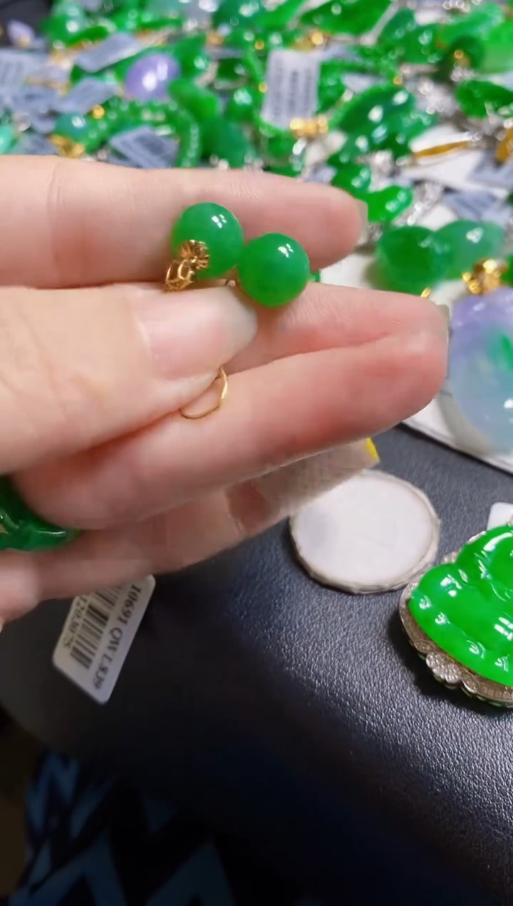 翡翠18K金镶嵌颈饰耳饰