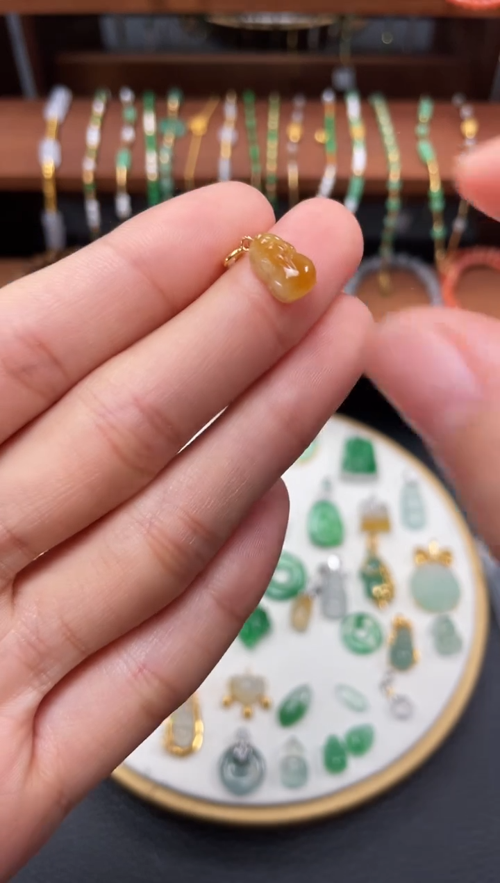 【闪购商品】翡翠吊坠(不含链)18K金镶嵌一个  JK672