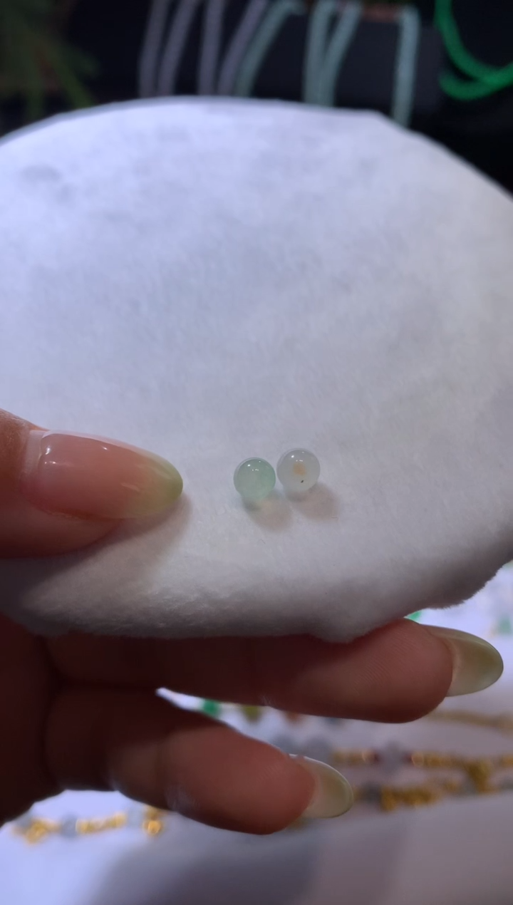 【闪购商品】定制翡翠未镶嵌4.7珠子150+15