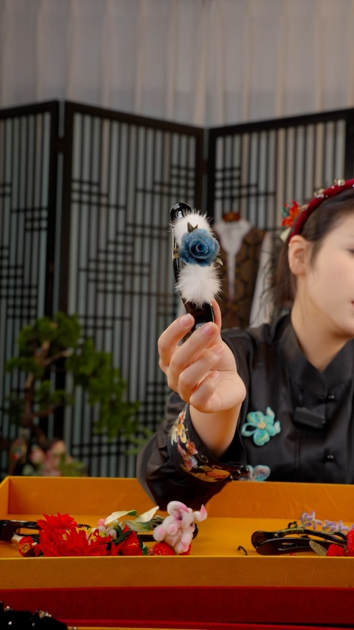 刺绣斯*非遗绒花手工饰品