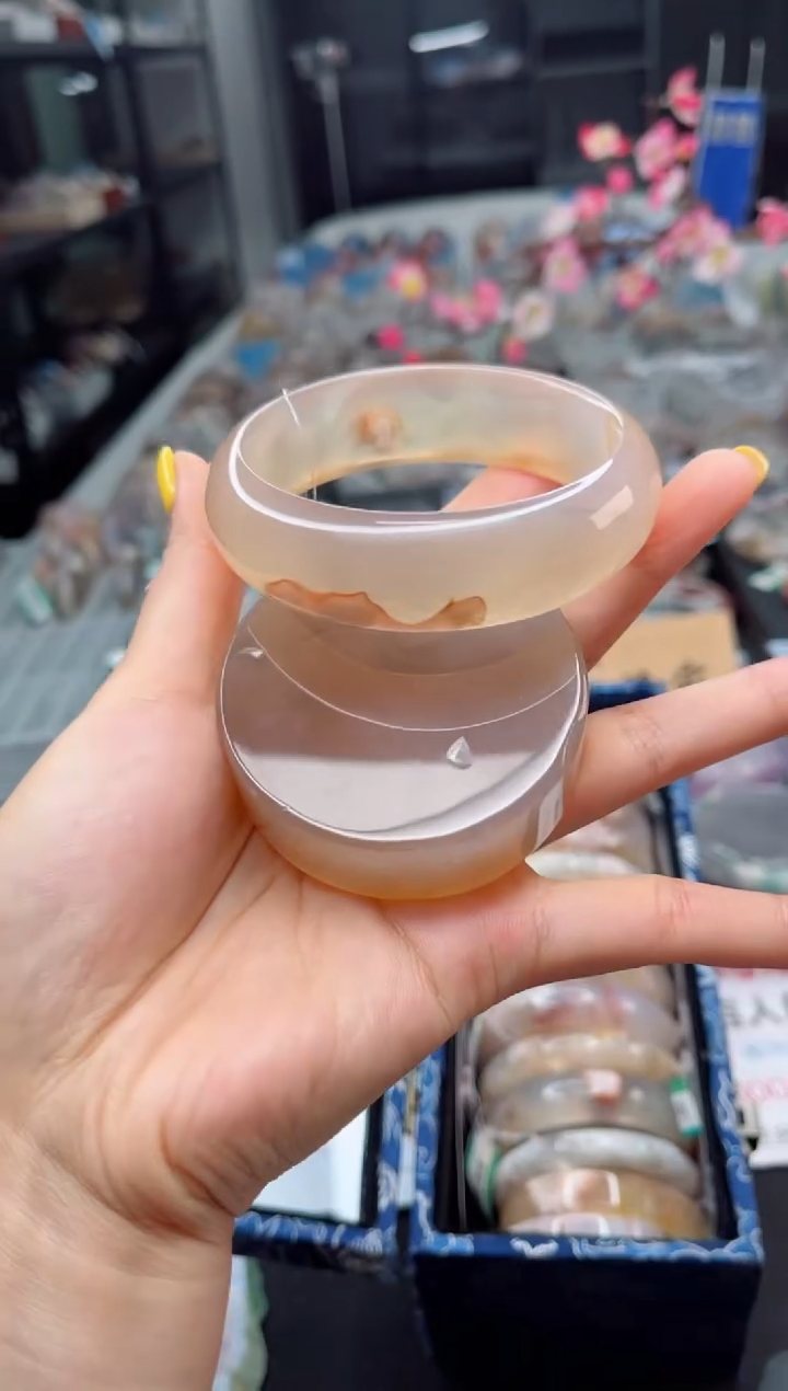 石英质玉未镶嵌手镯62圈口（赠送镯心）3641453