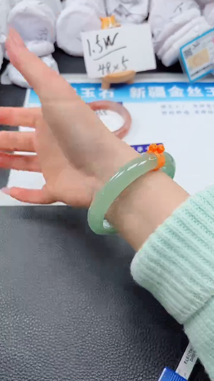 【闪购商品】石英质玉手镯未镶嵌236