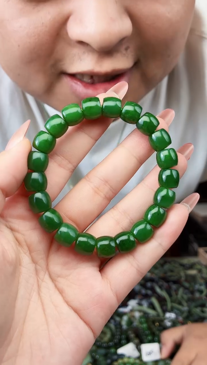 和田玉未镶嵌颈饰1