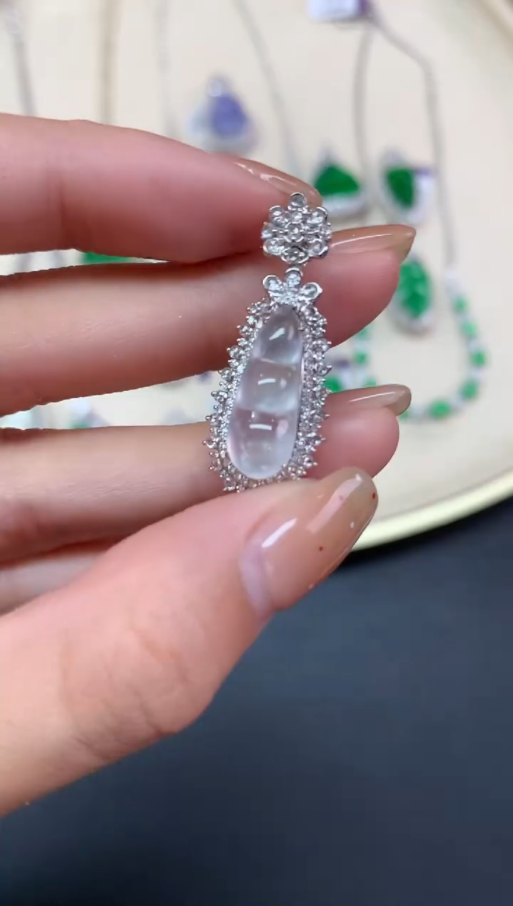 【闪购商品】翡翠吊坠(不含链)18K金镶嵌吊坠A122|9999