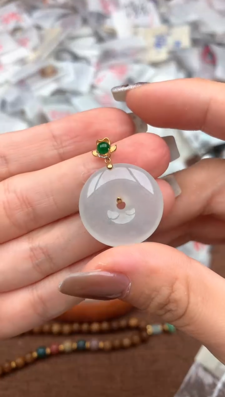 18K金镶嵌挂件翡翠—