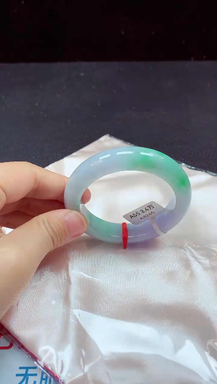 【闪购商品】翡翠手镯未镶嵌镯子55+