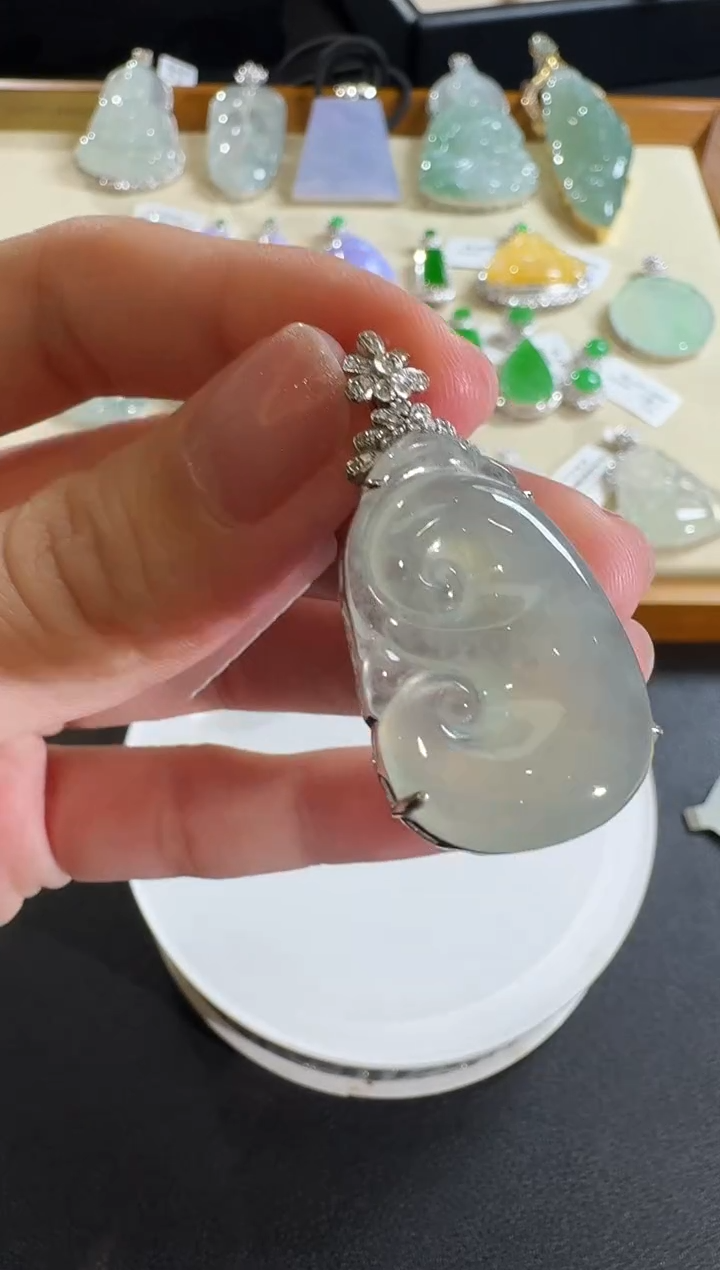 【闪购商品】翡翠吊坠(不含链)18K金镶嵌【源头工厂】钻石镶嵌