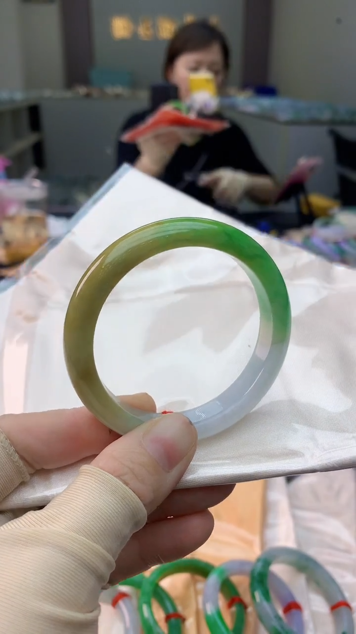 未镶嵌手镯翡翠0299339650