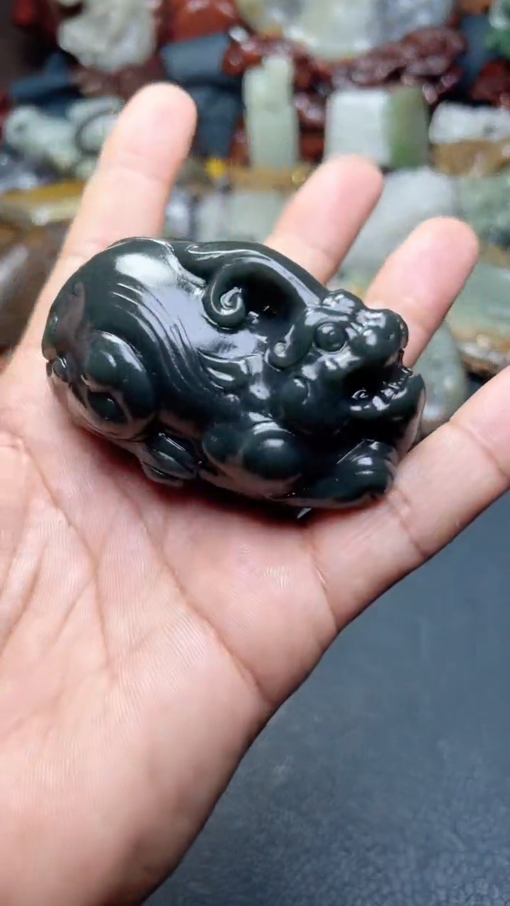 和田玉未镶嵌把件-