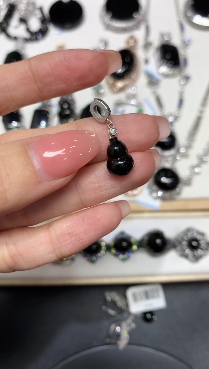 【闪购商品】翡翠吊坠(不含链)18K金镶嵌团购1