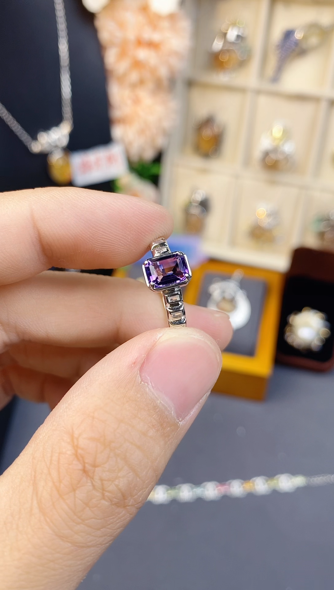 【闪购商品】紫晶戒指银S925镶嵌带证书