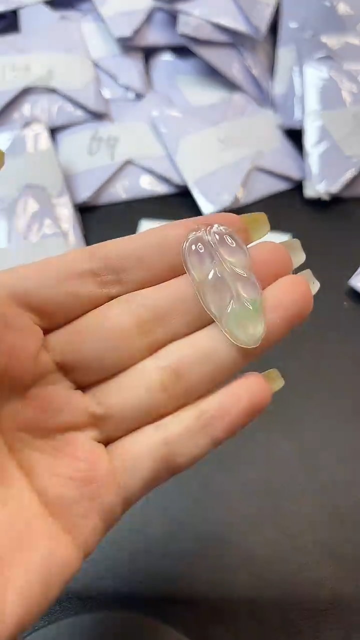 翡翠未镶嵌颈饰时尚精品 一物一拍