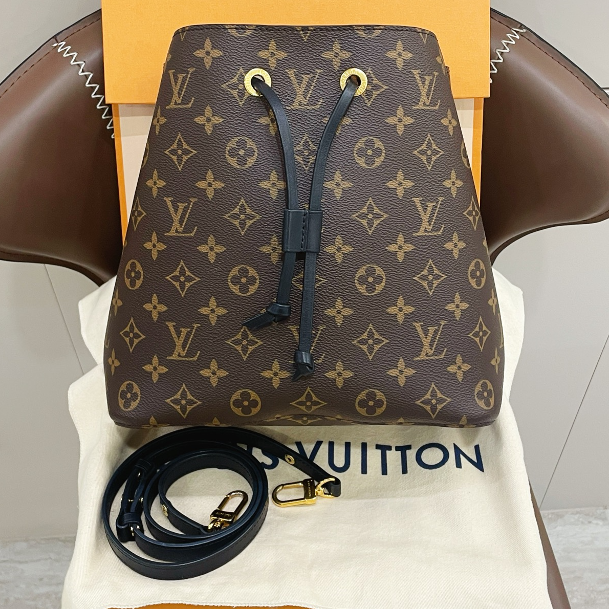99新 LouisVuitton/路易威登 老花黑水桶 单肩斜挎包/7XK38364
