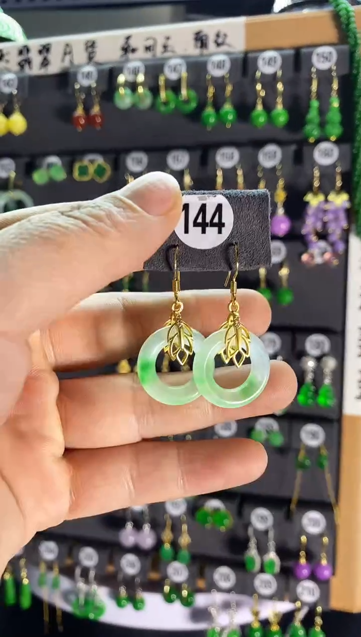 【闪购商品】翡翠耳饰银S925镶嵌144....