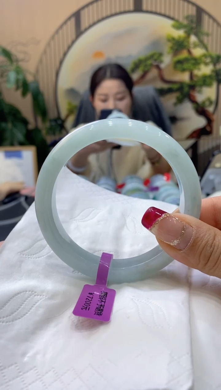 【闪购商品】翡翠手镯未镶嵌99900531