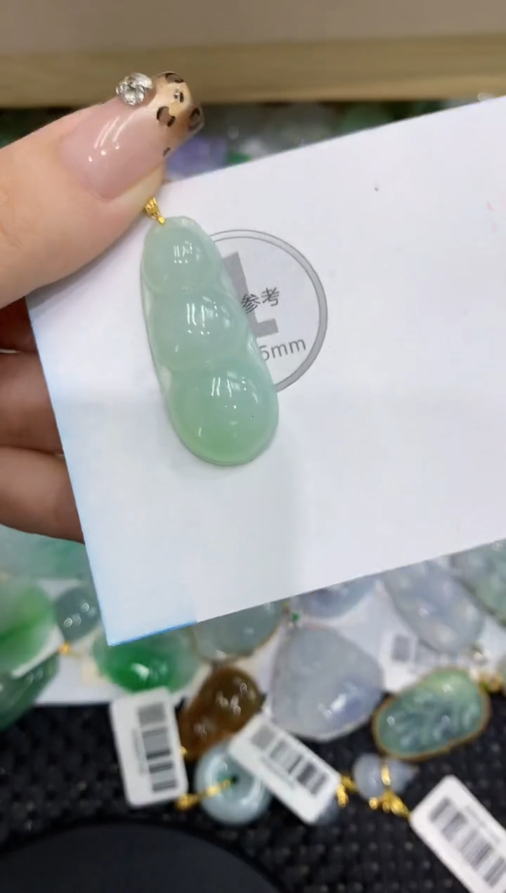 翡翠18K金镶嵌颈饰111111111111