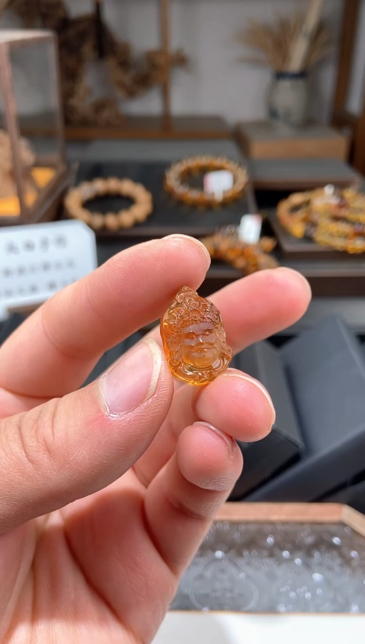 【闪购商品】琥珀颈饰未镶嵌黄财神